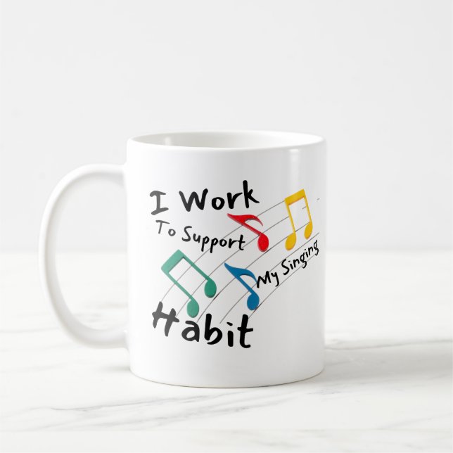 Ich arbeite daran, meine Sing-Habit-Tasse zu unter Kaffeetasse (Links)