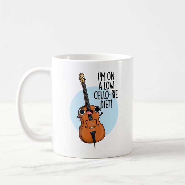 Ich bin auf einem Low Cello Diet Funny Cello Pun Kaffeetasse (Links)