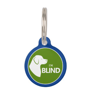 Ich bin Blind, dass White Dog auf grün und blau al Haustiermarke