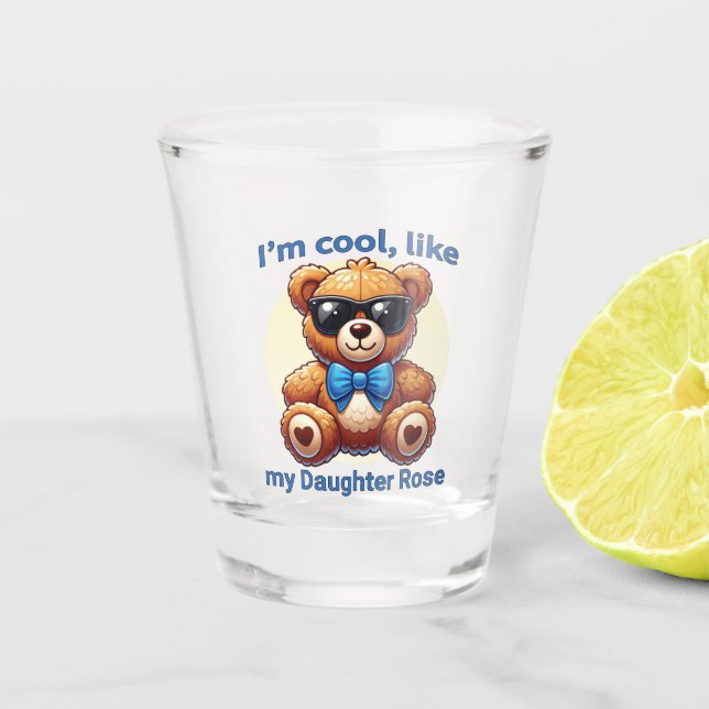 Ich bin Cooler Teddy Bär mit Blue Bow, anpassbar Schnapsglas (Vorderseite)