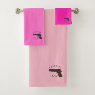 Ich bin das Gesetz mit einem Handgewehr (pink) Badhandtuch Set