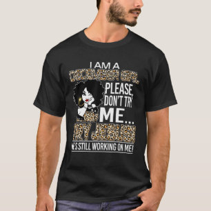 Ich bin ein Mädchen im Dezember. Bitte versuchen S T-Shirt