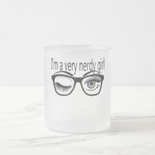 Ich bin ein sehr Nerdy Girl mit Lila Augschatten Mattglastasse