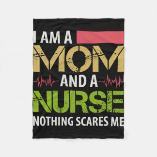 Ich bin eine Mama und Krankenschwester. Mir ist ni Fleecedecke