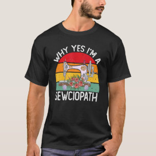 Ich bin eine Nähmaschine mit Nähvorrichtung, die Q T-Shirt