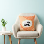 Ich bin ihr Mr. Mustache Peach Peacock Pillow Kissen<br><div class="desc">Mandarine Vintag Moderne Pfauenhauseinladungen</div>
