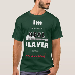 Ich bin in Liebe mit einem echten Bass Gitarristen T-Shirt