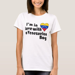 Ich bin in Liebe mit einem venezolanischen Jungen T-Shirt