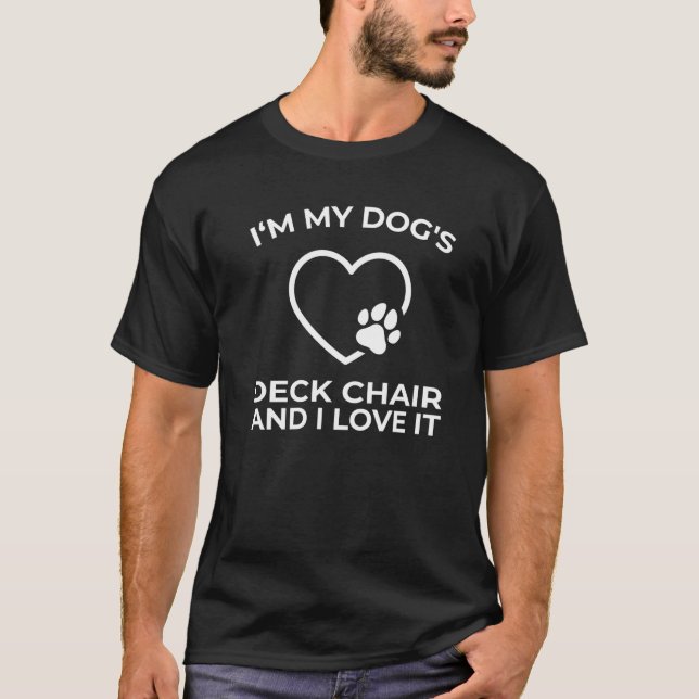 Ich bin mein Hundestuhl Herzlicher Hundekleid T-Shirt (Vorderseite)