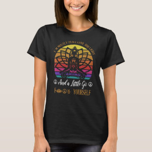 Ich bin meistens friedliche Liebe und zünde ein bi T-Shirt