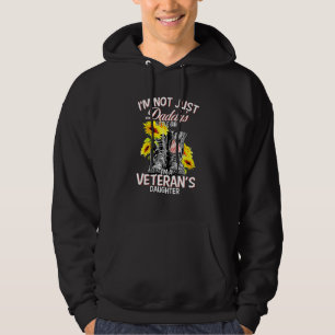 Ich bin nicht nur Daddys Little Girl Im A Veterans Hoodie