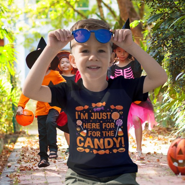 Ich bin nur für die Süßigkeiten da! Kids-T - Shirt (i'm Just here for for the candy \, cool Halloween Kids t-shirt)