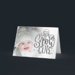 Ich bin Schnee Niedlich Text Baby Foto Weihnachten<br><div class="desc">Ich bin Schnee Niedlichen Text Baby Foto Weihnachten geklappt. Ein künstlerisches Set-Skript mit einem Schneemann-Motiv in silberfarbenem Imitat Glitzer liegt vorne teilweise auf Ihrem Foto zu den links überlagert. Ersetzen Sie das Foto einfach durch Ihr eigenes und personalisieren Sie Ihren Gruß und Namen im Inneren.</div>