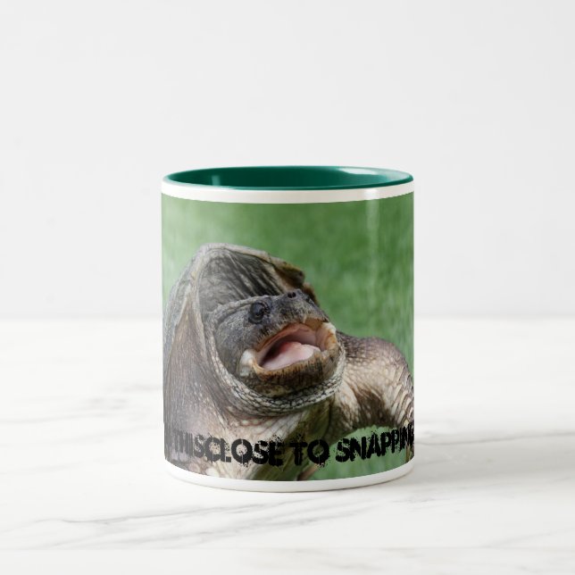 Ich bin thisclose zum Reißen! Zweifarbige Tasse (Mittel)