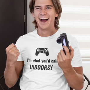 Ich bin, was man drinnenorientiert nenne würde, an T-Shirt