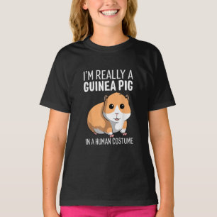 Ich bin wirklich eine Guinea, die in einem menschl T-Shirt