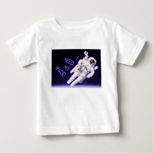Ich brauche meinen Platz Baby T-shirt