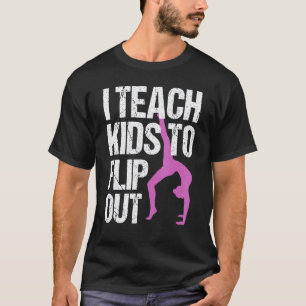 Ich bringe Kindern bei, sich bei Turnlehrerin ausz T-Shirt