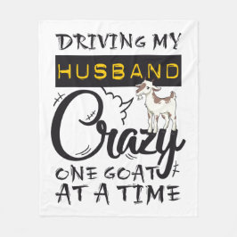 Ich fahre meine Ehemännin Crazy One Goat zu einer  Fleecedecke