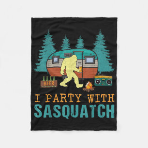 Ich feiere mit Sasquatch Bigfoot Camping Lustiges Fleecedecke
