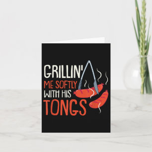 Ich fein mit seiner Tong I Grillmaster-Grillen zu  Karte
