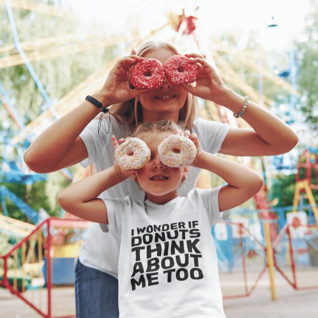 ICH FRAGE MICH, OB DONUTS ZU T - Shirt ÜBER MICH D (Von Creator hochgeladen)