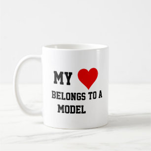 Ich gehöre einem Modell an Kaffeetasse