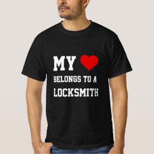 Ich gehöre einem Schlossherr-T - Shirt an
