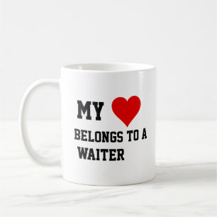 Ich gehöre einer Kellnerin-Tasse an Kaffeetasse