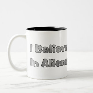 Ich glaube an Außerirdischen Zweifarbige Tasse