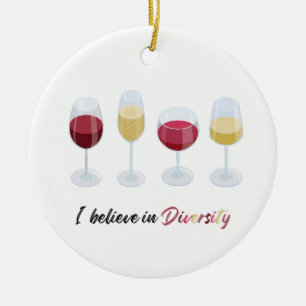 Ich glaube an eine Weinbrille aus Diversity Keramik Ornament