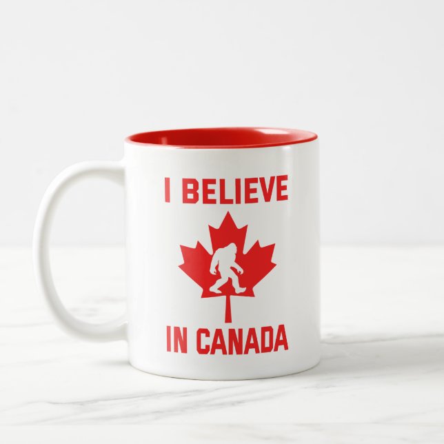 Ich glaube an Kanada - Funny Bigfoot Zweifarbige Tasse (Links)