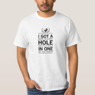 Ich got ein Loch in einem T-Shirt