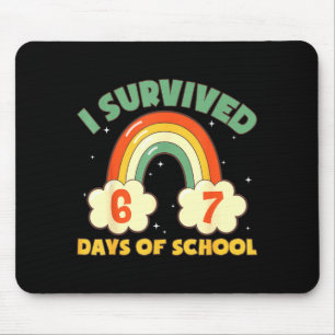 Ich habe 67 Tage Schule überlebt Lustiges Meme Stu Mousepad