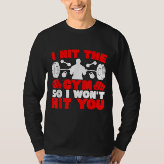 Ich habe den Fitnessraum getroffen, sodass ich auf T-Shirt