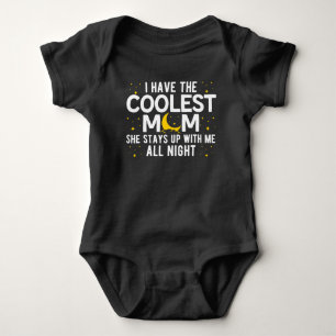 Ich habe die coolste Mutter Lustiger Muttertag Baby Strampler