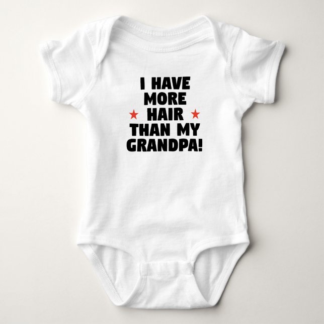 Ich habe mehr Haare als mein Opa Baby Strampler (Vorderseite)