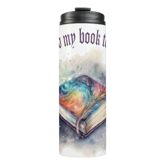 Ich habe mein Buch geschlossen, um hier zu sein Thermosbecher (Vorderseite)