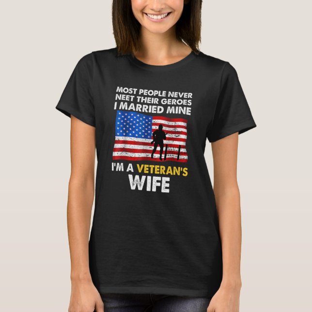 Ich habe meinen Helden Verheiratet, ich bin Ehefra T-Shirt (Vorderseite)