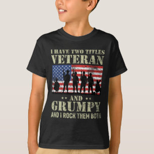 Ich habe zwei Titel Veteran und grumpy lustigen Va T-Shirt