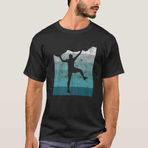 Ich klettere auf den Felskletter, der den Kletterk T-Shirt