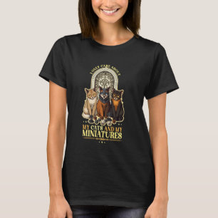 Ich kümmere mich um Katzen Miniaturen Tischminiatu T-Shirt