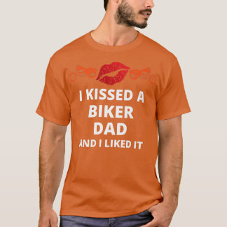 Ich küsste einen Biker und ich mochte es witzig Bi T-Shirt
