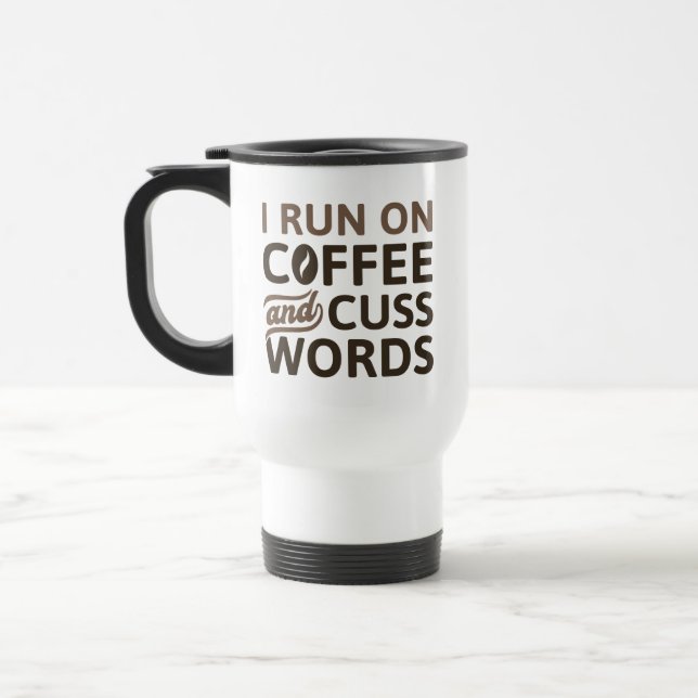Ich laufe auf Kaffee und schreibe Worte Reisebecher (Links)