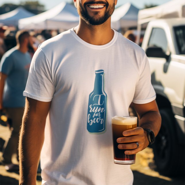 Ich laufe für Bier Fitness Spaß Blue Flasche T-Shirt (Von Creator hochgeladen)