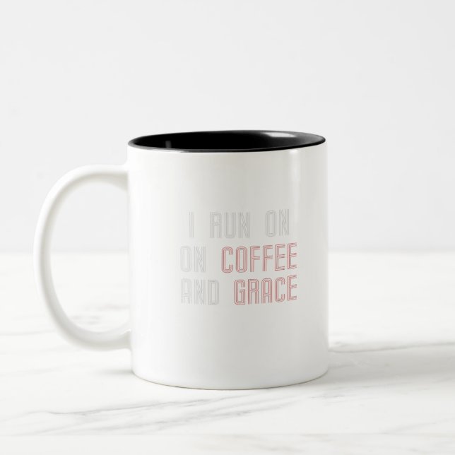 Ich laufe mit Kaffee und Grace Zweifarbige Tasse (Links)