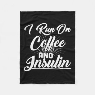 Ich laufe mit Kaffee und Insulin-Diabetes Fleecedecke