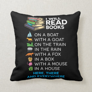 Ich lese Bücher auf einem Boot und überall lesen Kissen