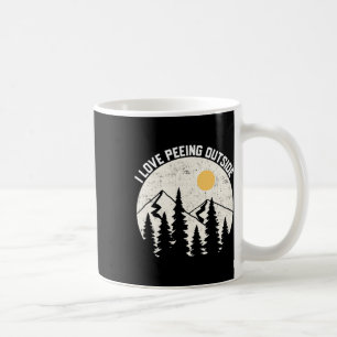 Ich liebe es, draußen zu pinkeln, lustiges Camping Kaffeetasse