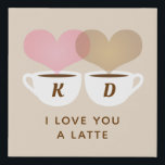 Ich Liebe Ihnen einen Post-Custom Monogram-Initial Künstlicher Leinwanddruck<br><div class="desc">Eine niedliche "I Liebe you a latte" personalisierte Kunst für Kaffeeliebhaber. Zwei Kaffeetassen mit hellrosa und lattbraunem,  herzförmigen Dampf und cremefarbenem Hintergrund. Personalisieren Sie den benutzerdefinierten Text mit den Initialen des Ehepaares. Zeigen Sie auf Ihrer Küchentheke oder an Ihrer Kaffeemaschine an!</div>